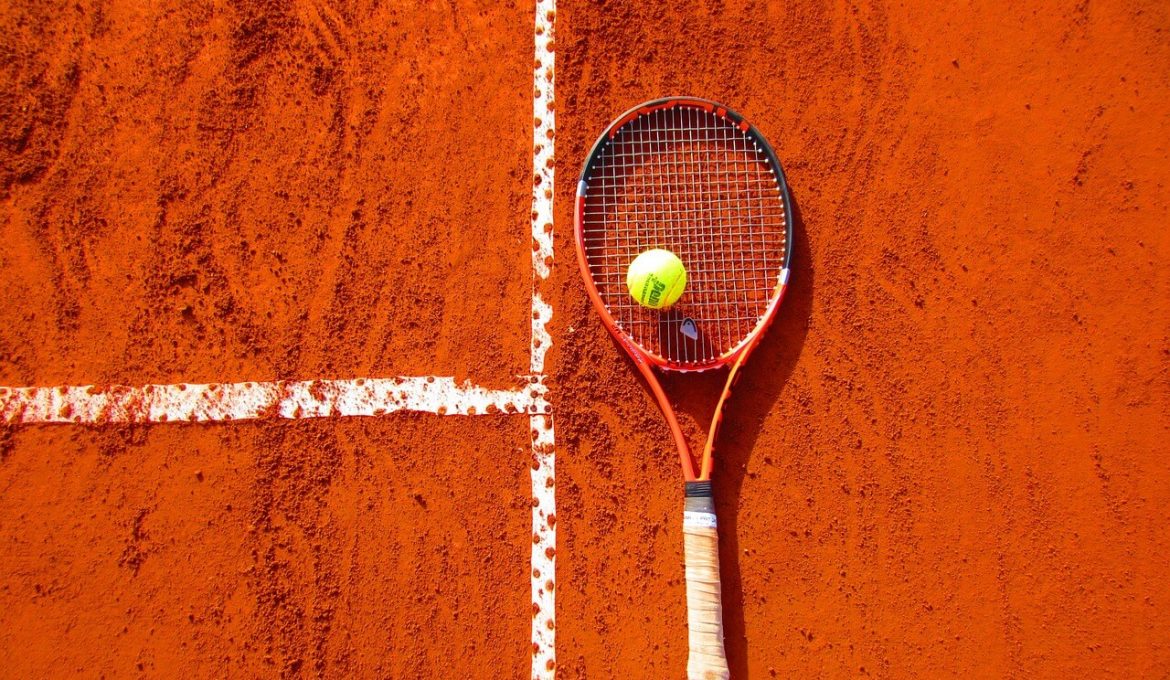 Guide to the Best Tennis Racquets for your Style with Reviews